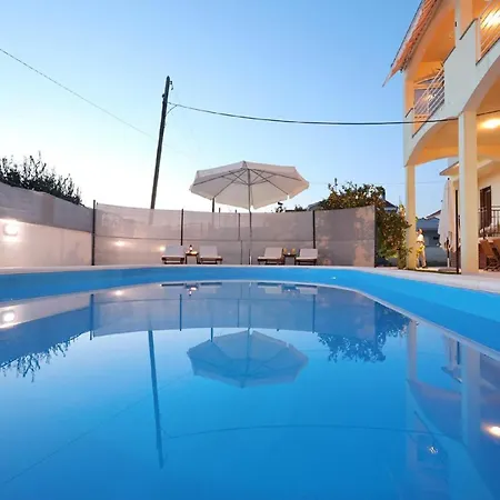 In With Private Pool Ferienhaus *