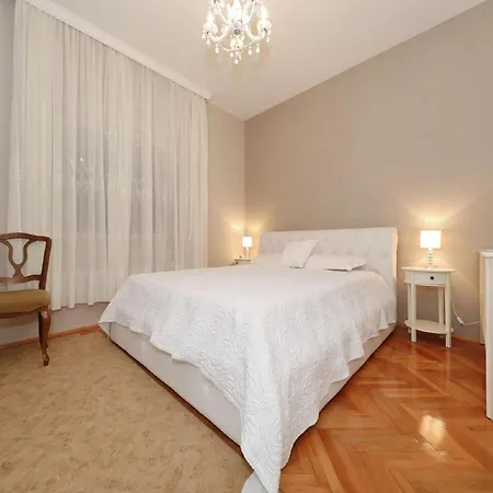 Сasa de vacaciones In With Private Pool *