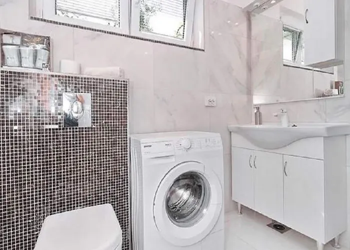 In With Private Pool Nyaraló *