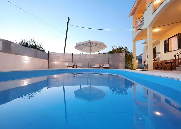 In With Private Pool בית נופש *